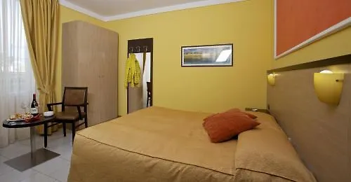 Hotel Tirrenia Viareggio 3*,