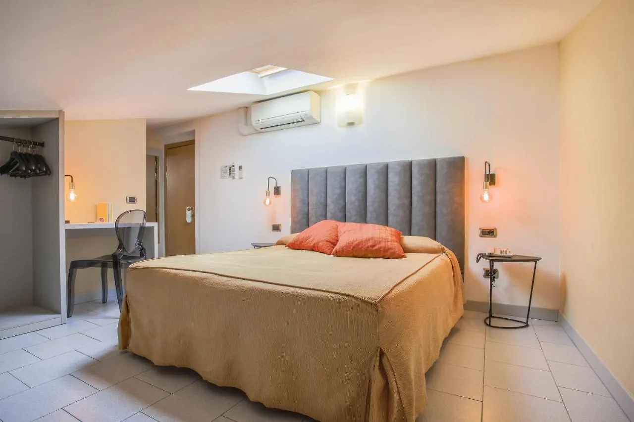 Hotel Tirrenia Viareggio 3*,